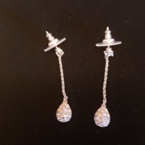 4 for $20🎀 Sparkling teardrop earrings